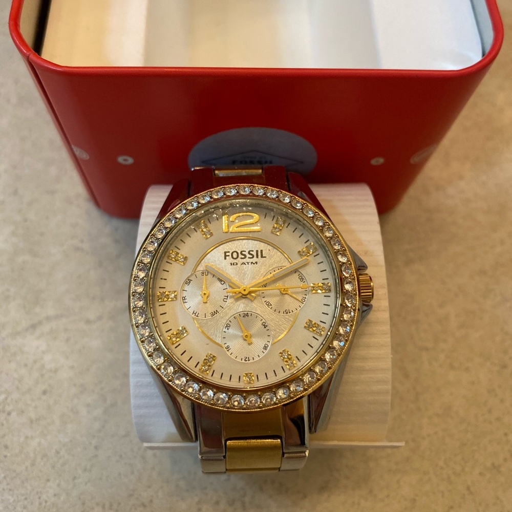 Gorgeous fossil watch